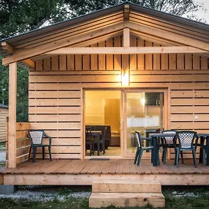 Camping L'ecureuil - Mont-blanc Village Hotel Domancy